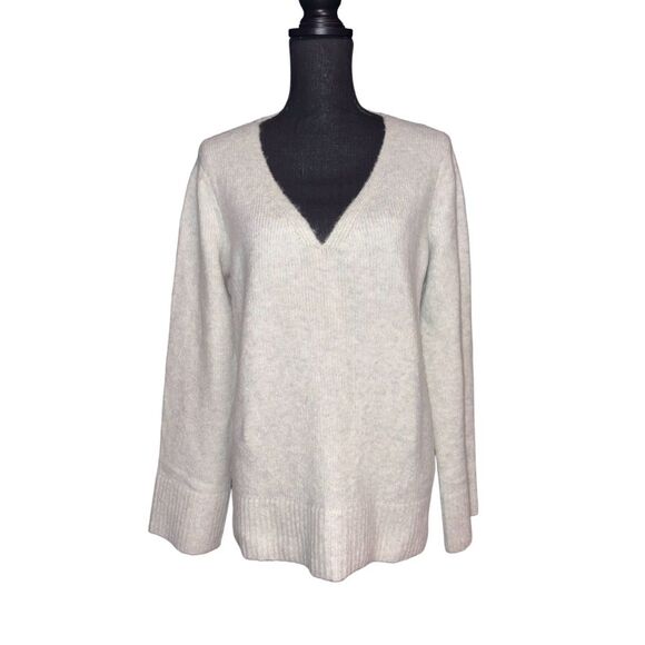 Calvin Klein Sweaters - Calvin Klein V-neck Sweater